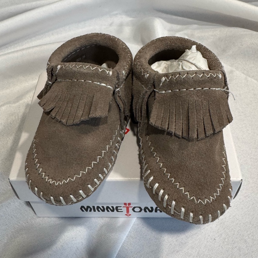 Minnetonka Tan Fringe Kids Moccasins